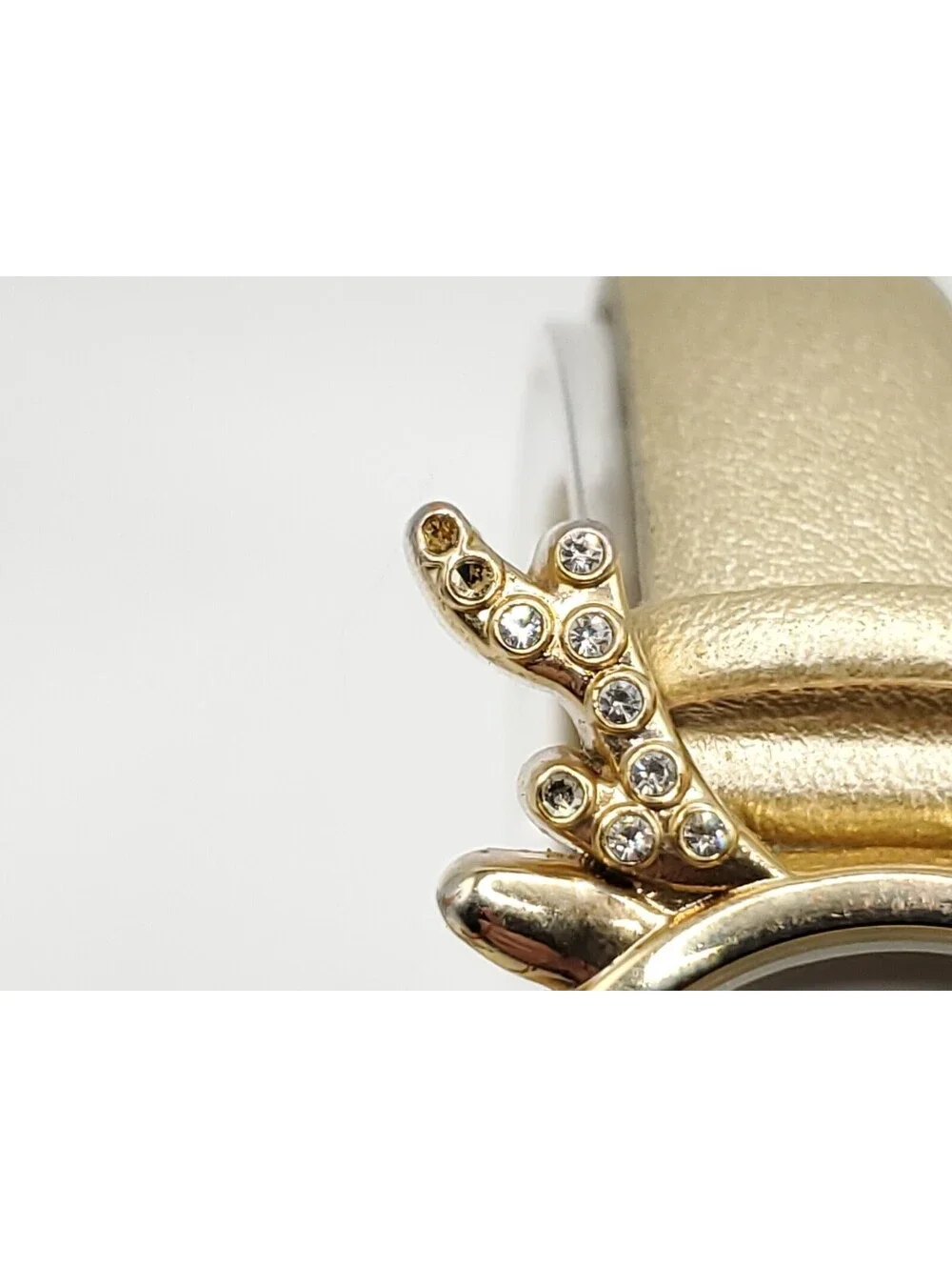 Charming Charlie Reindeer Quartz Womens Watch New Battery Gold Tone 28mm